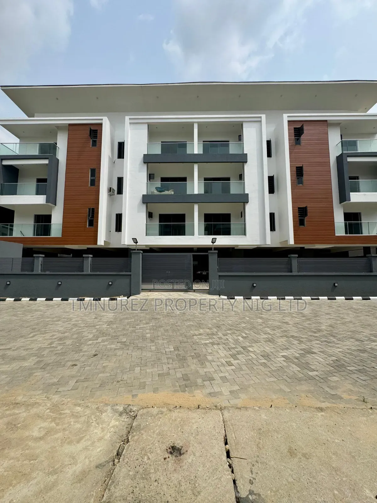 3bdrm Apartment in Ikate Estate for sale in Ikate