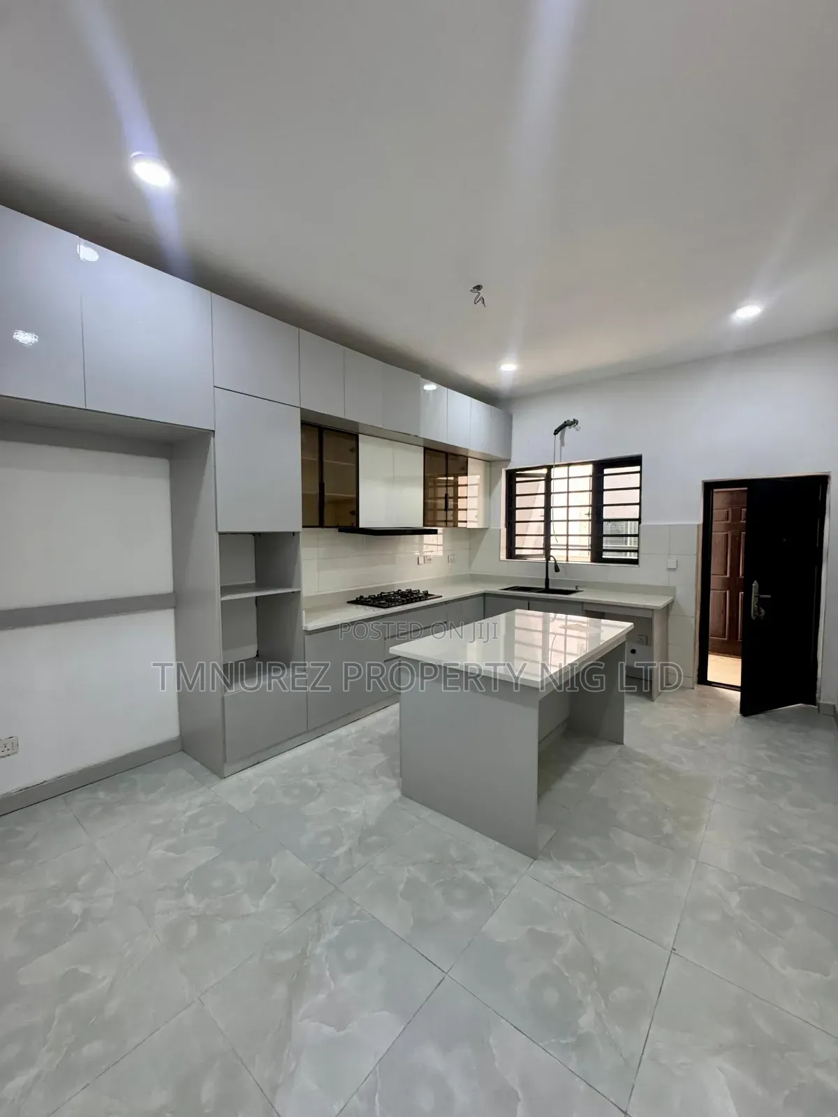 3bdrm Apartment in Ikate Estate for sale in Ikate