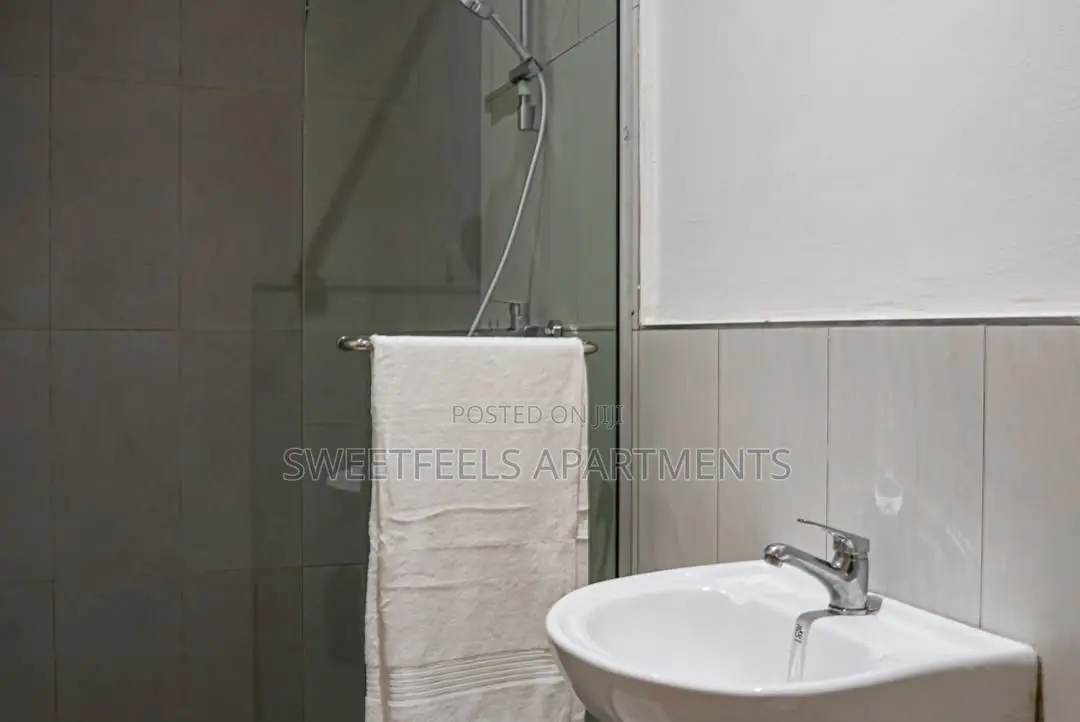 Qena’S Aura 
Brand-New Luxury 3-Bedroom Apartment in Lekki Phase 1