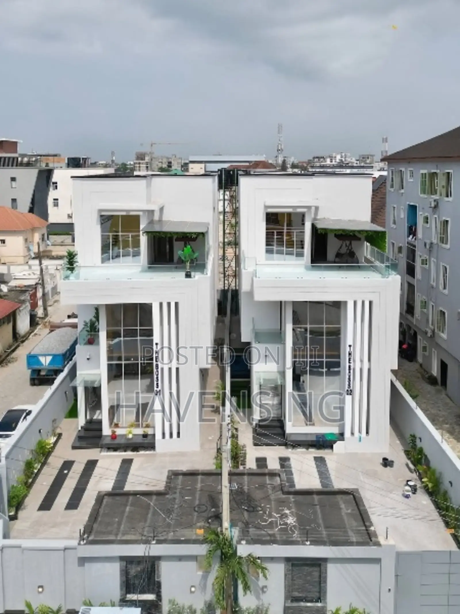 5bdrm Duplex in Lekki Phase 1 for sale in Lekki Phase 1