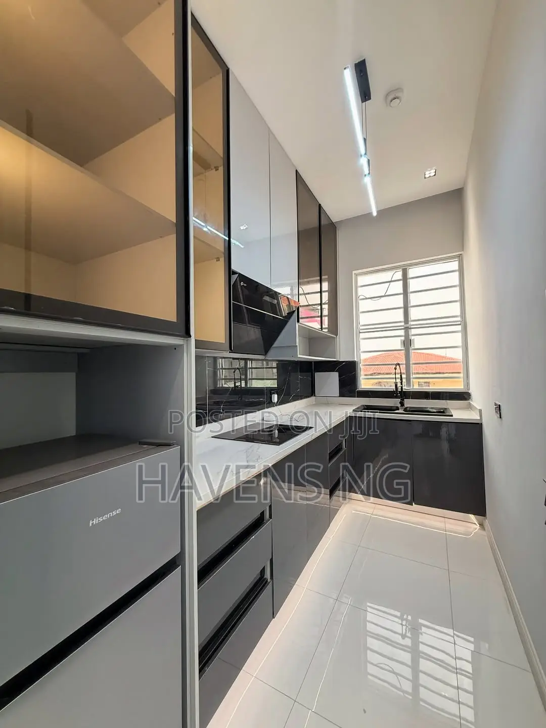 5bdrm Duplex in Lekki Phase 1 for sale in Lekki Phase 1