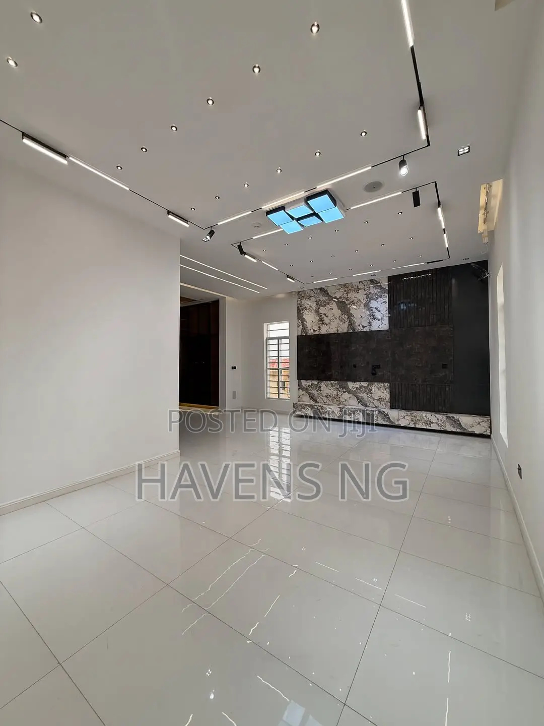 5bdrm Duplex in Lekki Phase 1 for sale in Lekki Phase 1