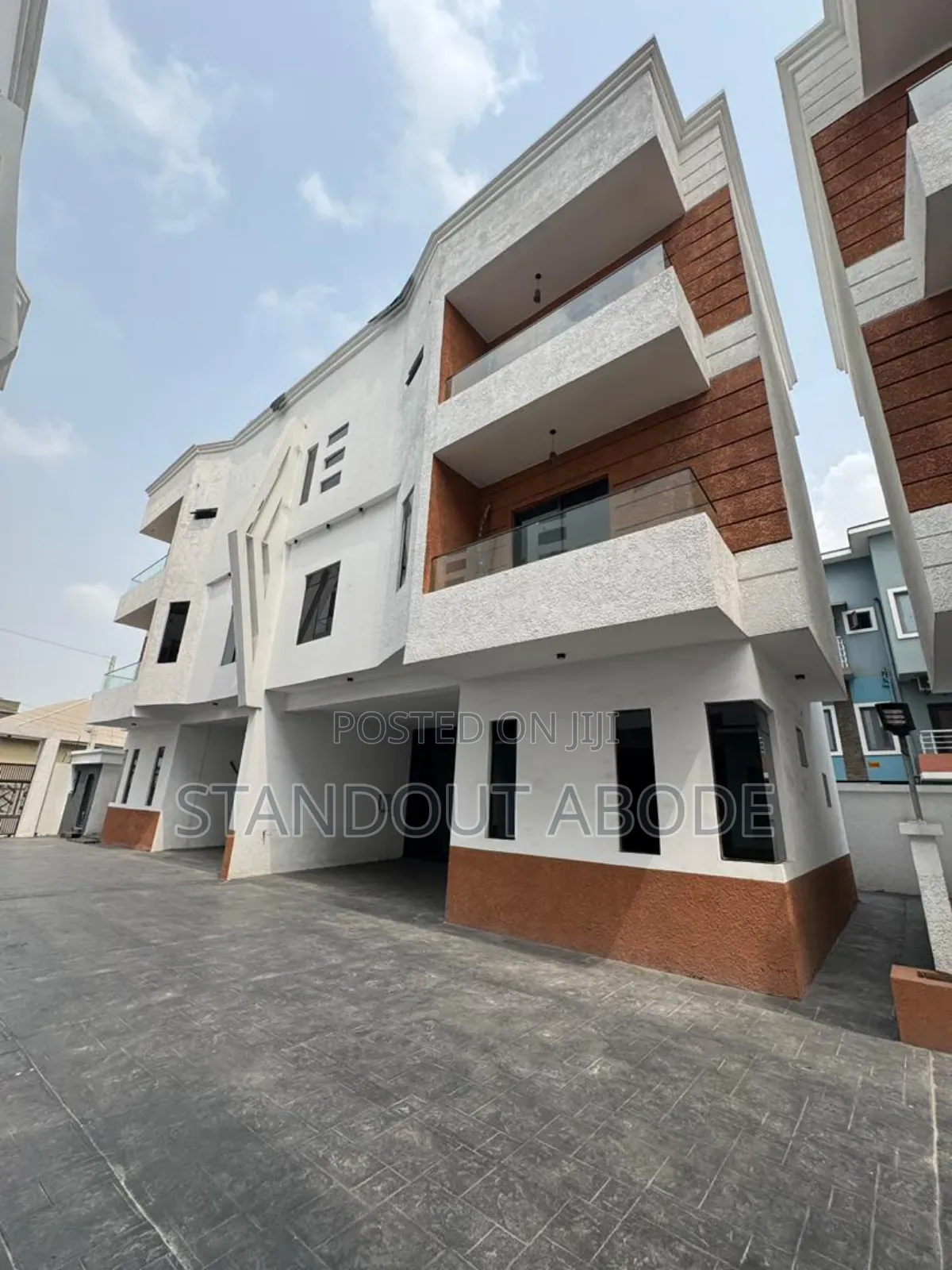 4bdrm Duplex in In A Secure Location, Osapa london for sale in Osapa london