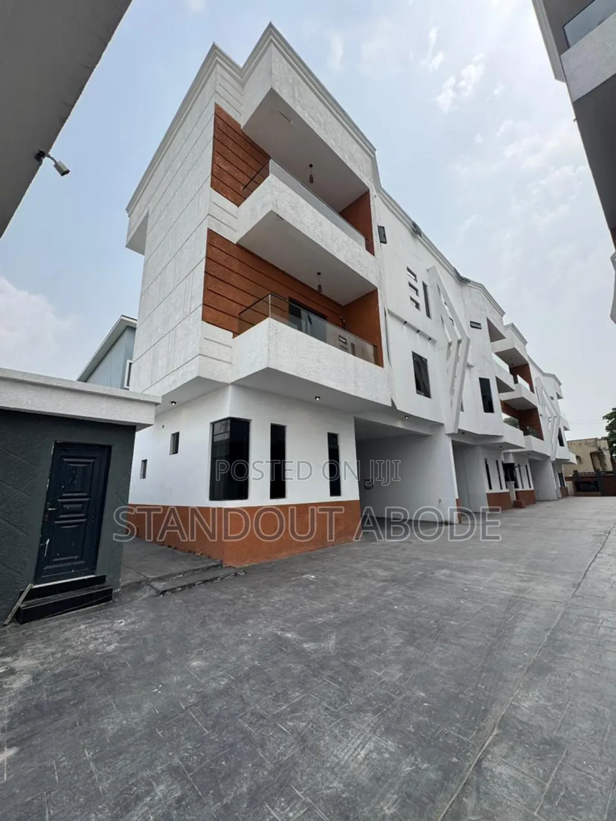 4bdrm Duplex in In A Secure Location, Osapa london for sale in Osapa london