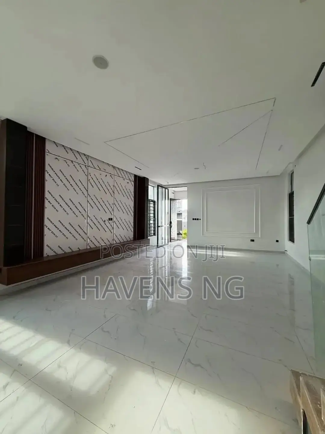 5bdrm Duplex in Lekki Phase 1 for sale in Lekki Phase 1