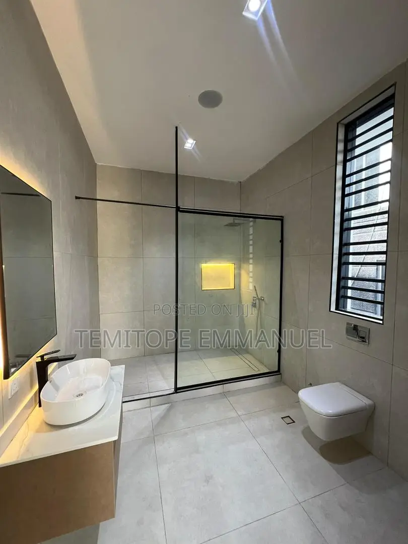 Furnished 5bdrm Duplex in Lekki Phase 1 for sale in Lekki Phase 1