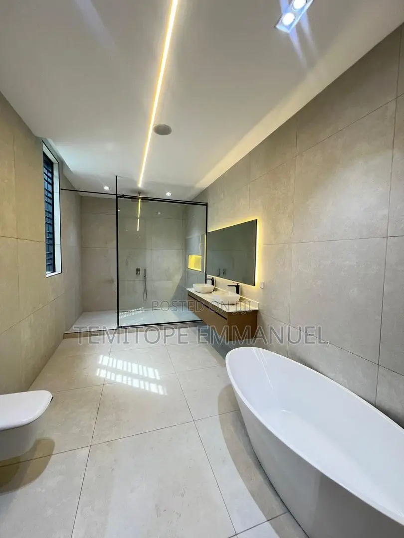 Furnished 5bdrm Duplex in Lekki Phase 1 for sale in Lekki Phase 1