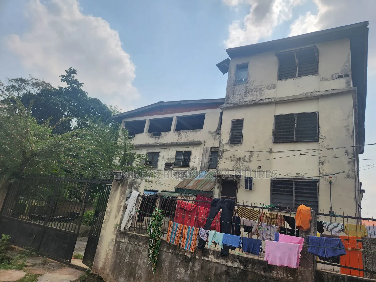 3bdrm Apartment in Felele Straight, CHallenge / Ibadan for sale in CHallenge / Ibadan