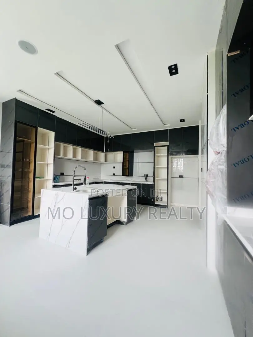 5bdrm Duplex in Cowry Creek Estate, Ikate for rent in Ikate