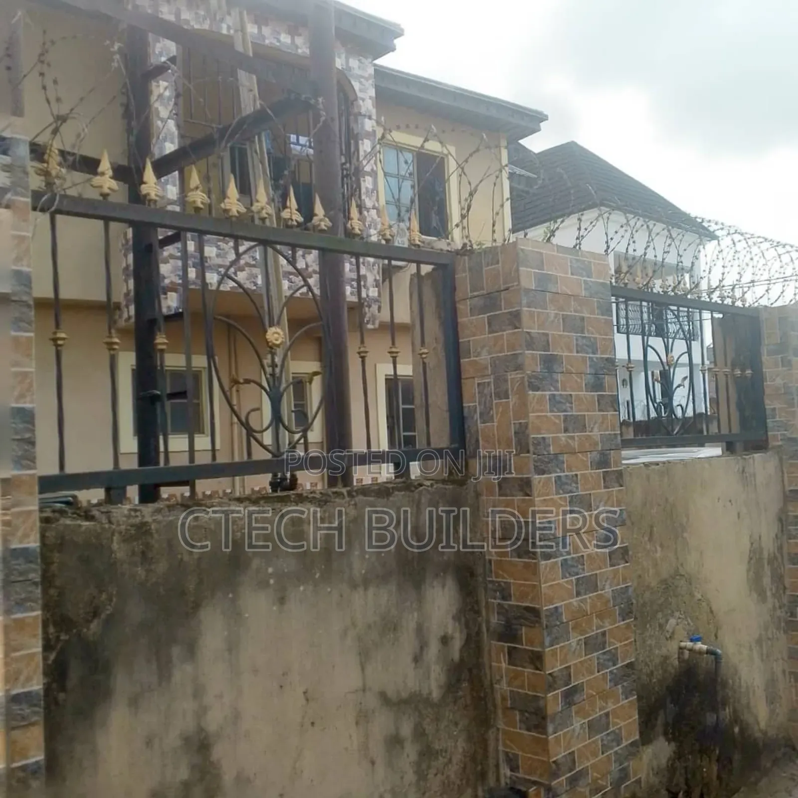3bdrm Block of Flats in Benin City for sale in Benin City