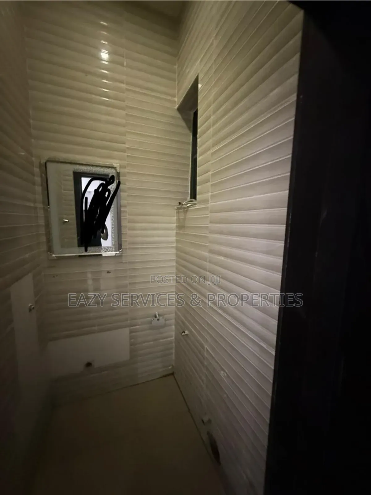 Studio Apartment in Royal Pine Estate, Chevron for rent in Chevron