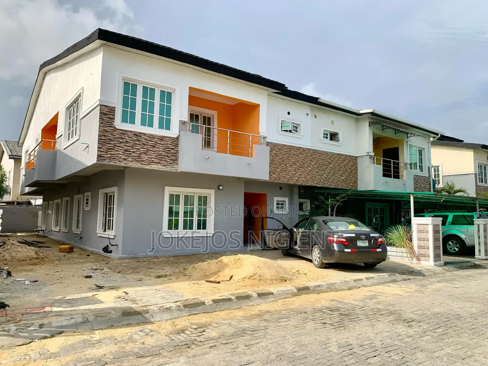 3bdrm Duplex in Paradise Chevron for sale in Chevron