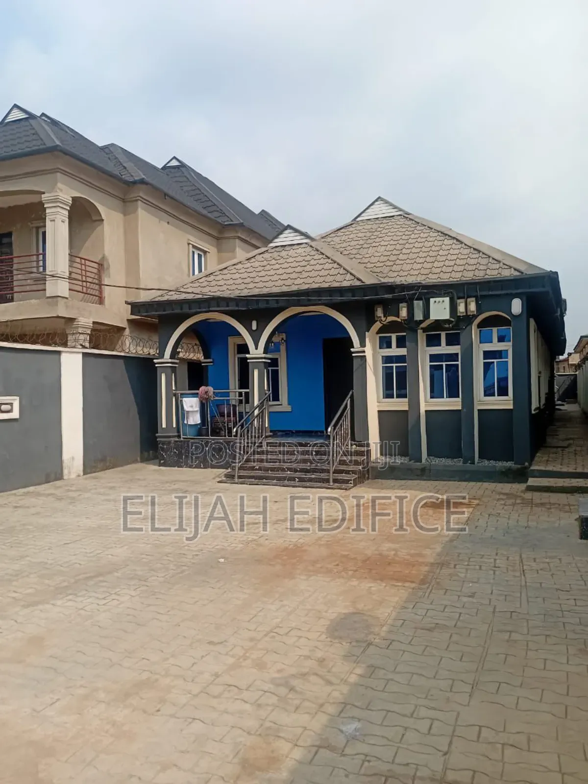Furnished 7bdrm Block of Flats in Alakuko for sale in Alakuko