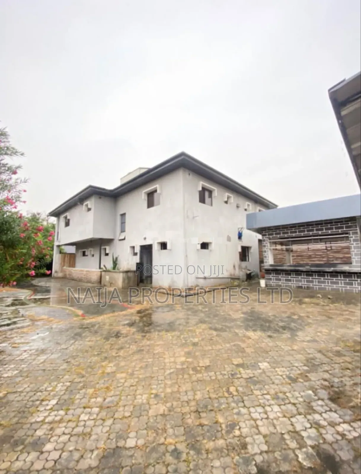 Commercial Property on 1200sqm of Land at Lekki Phase 1 for Lease in Lekki Phase 1