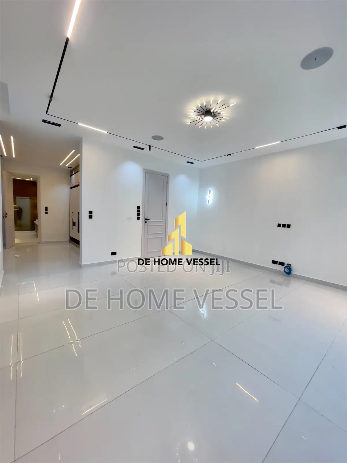 5bdrm Duplex in Osapa, Lekki for sale in Lekki
