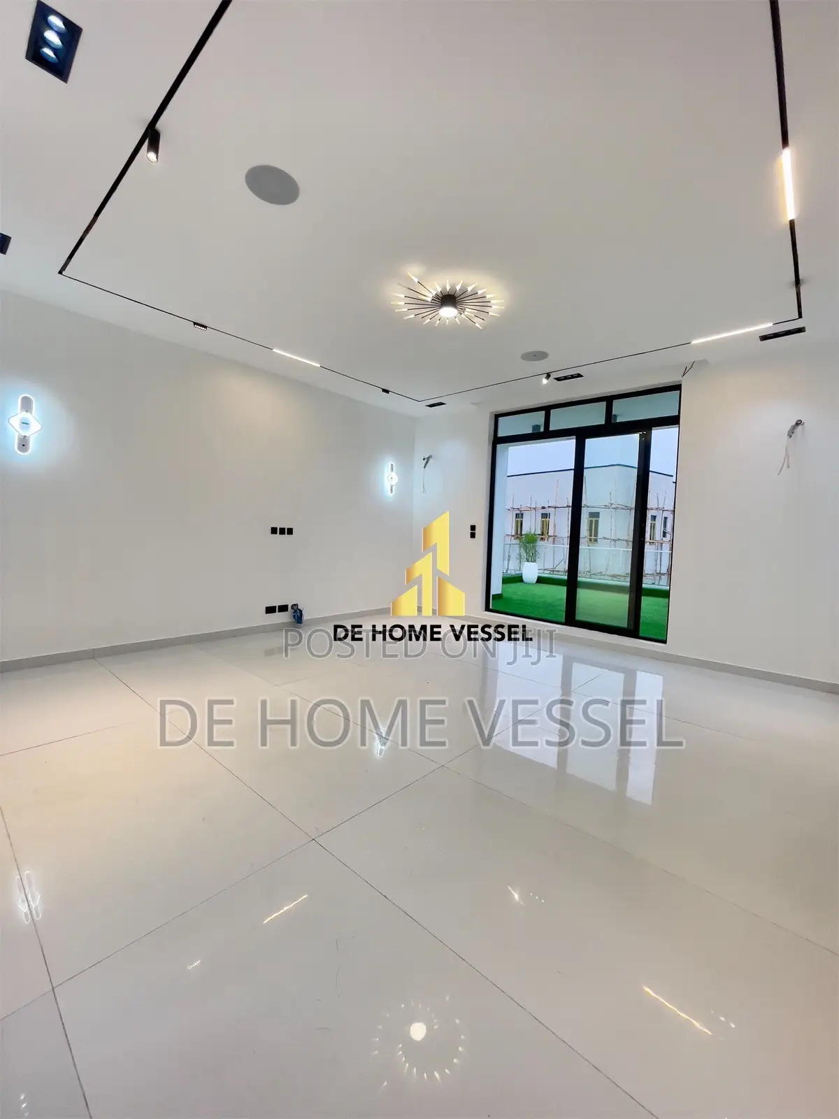5bdrm Duplex in Osapa, Lekki for sale in Lekki