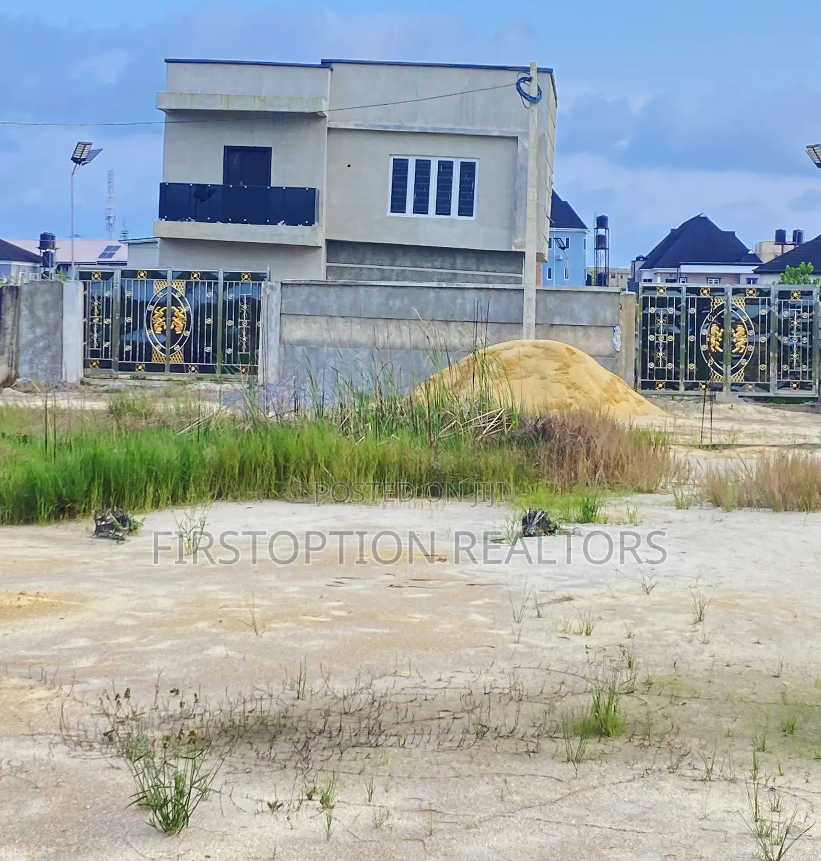 Distress 650sqm Land at Bashorun Estate Majek Sangotedo in Sangotedo