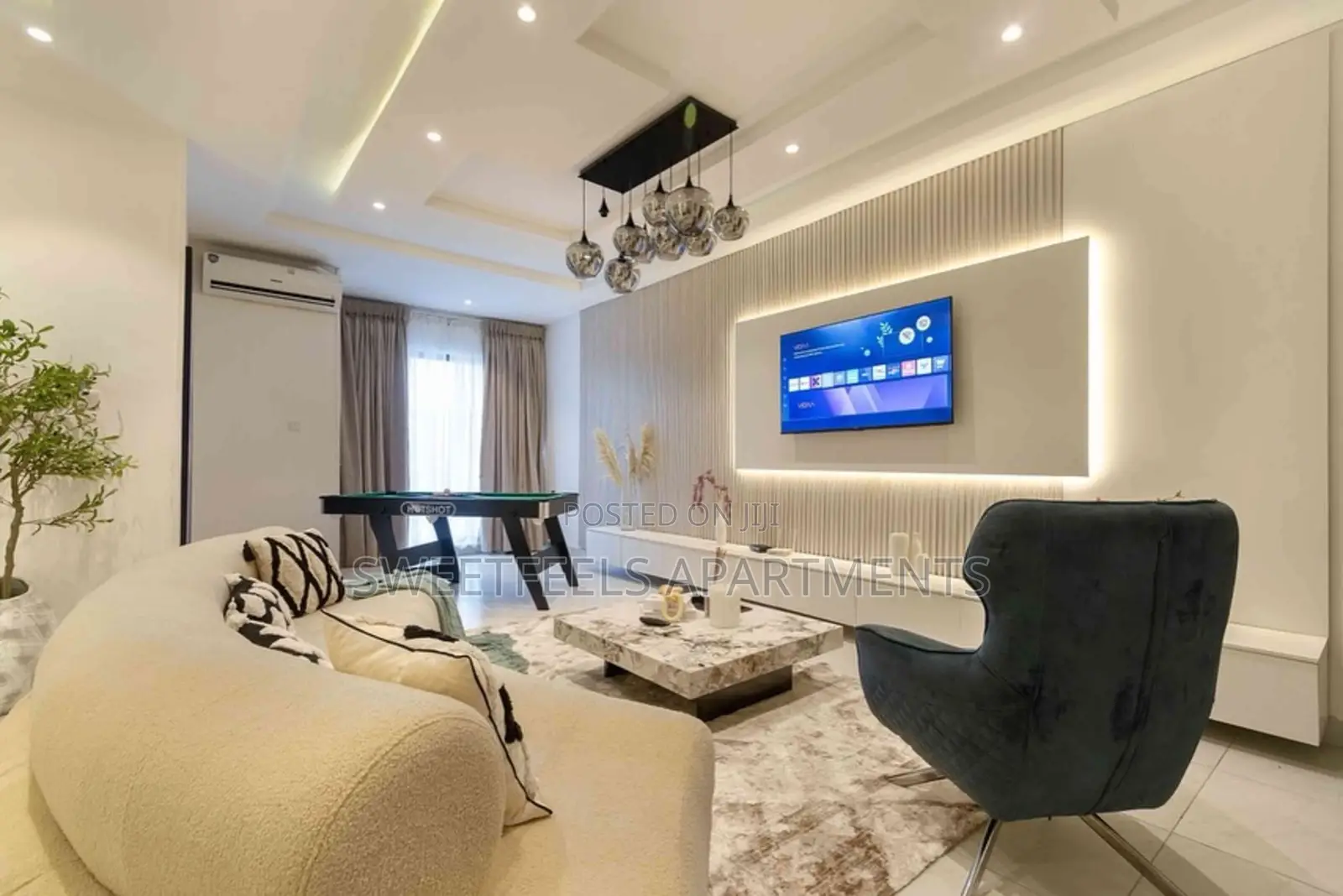 Cozy and Cute 2 Bedroom Apartment With a Rooftop Pool in Lekki Phase 1