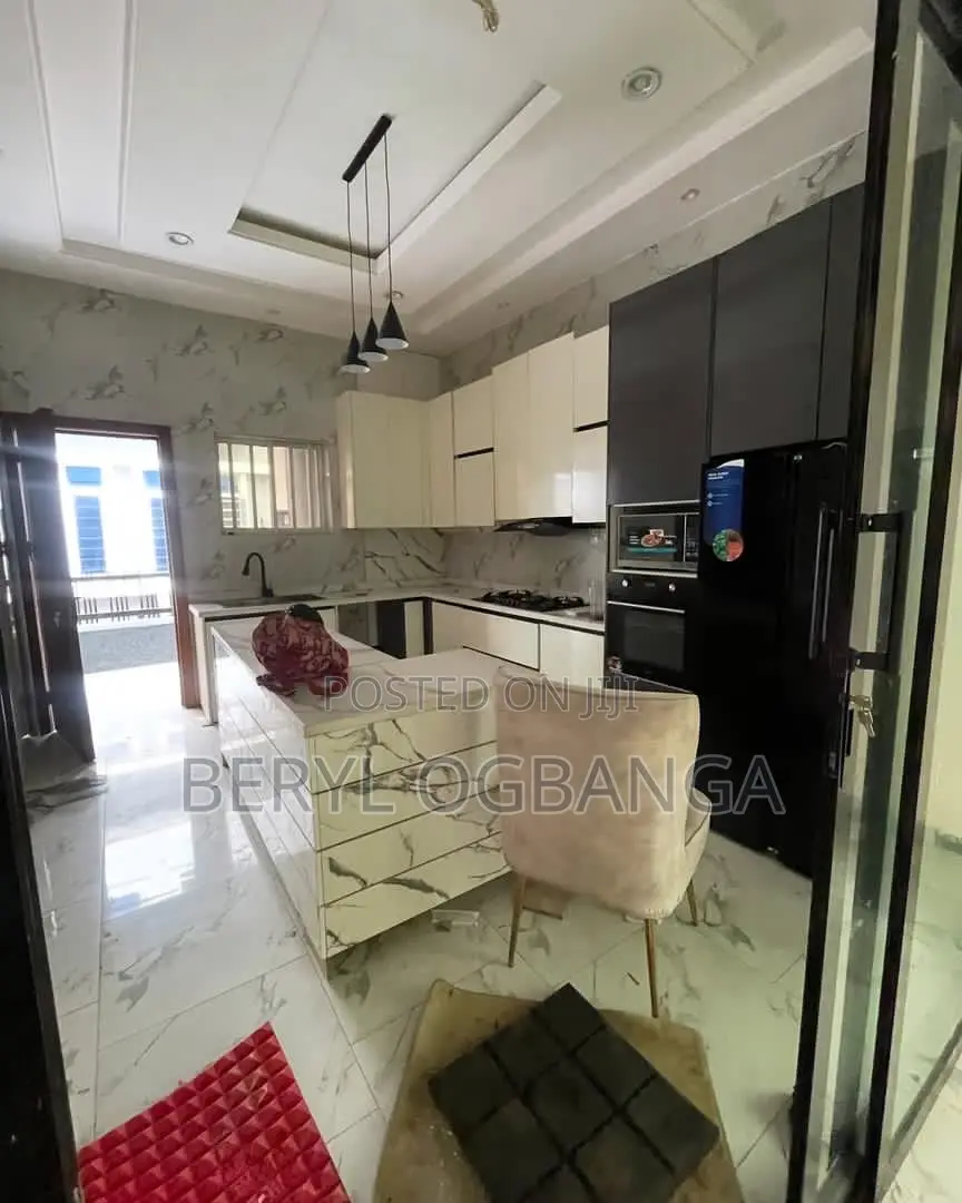 5bdrm Apartment in Ikota for rent in Ikota