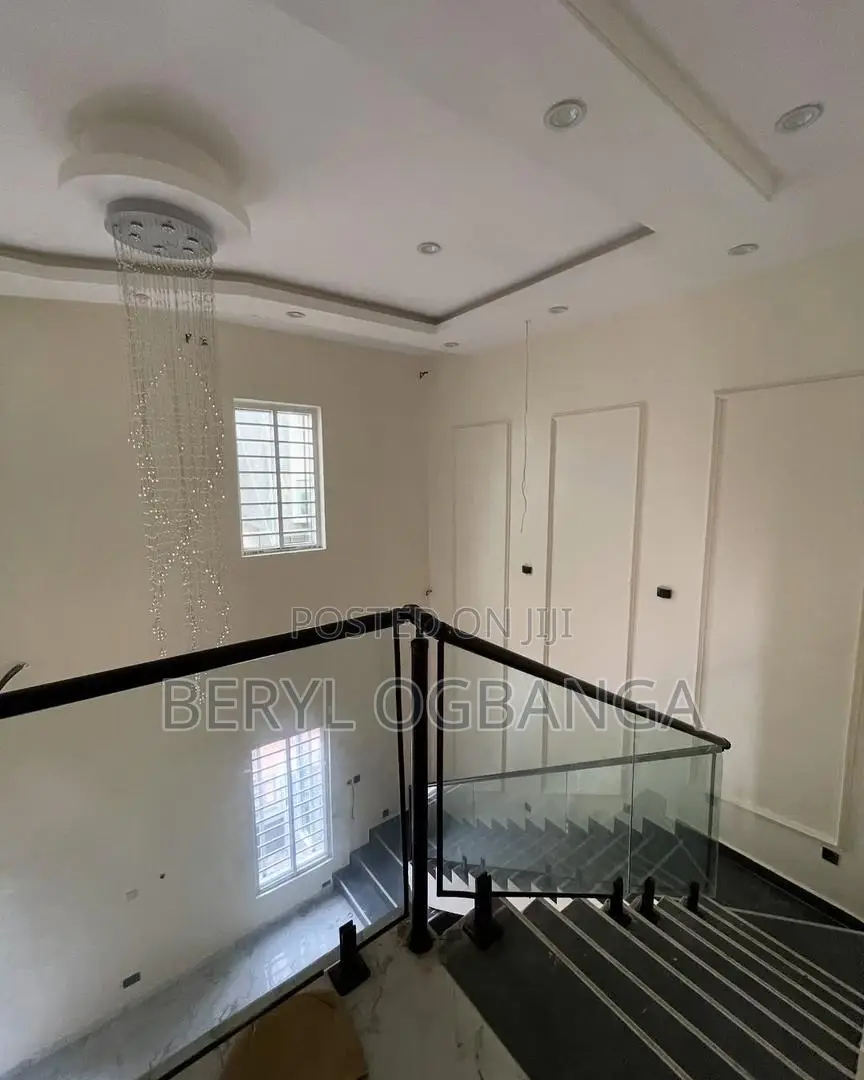 5bdrm Apartment in Ikota for rent in Ikota