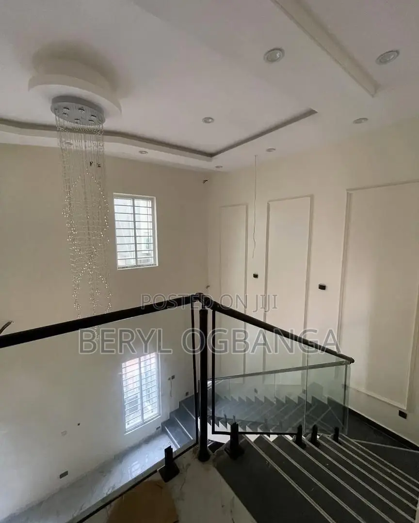 5bdrm Apartment in Ikota for rent in Ikota