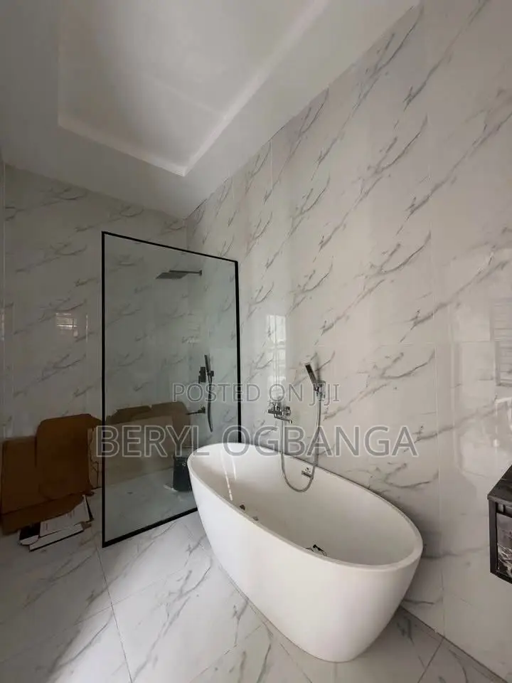 4bdrm Duplex in Lekki Phase 2 for rent in Lekki Phase 2