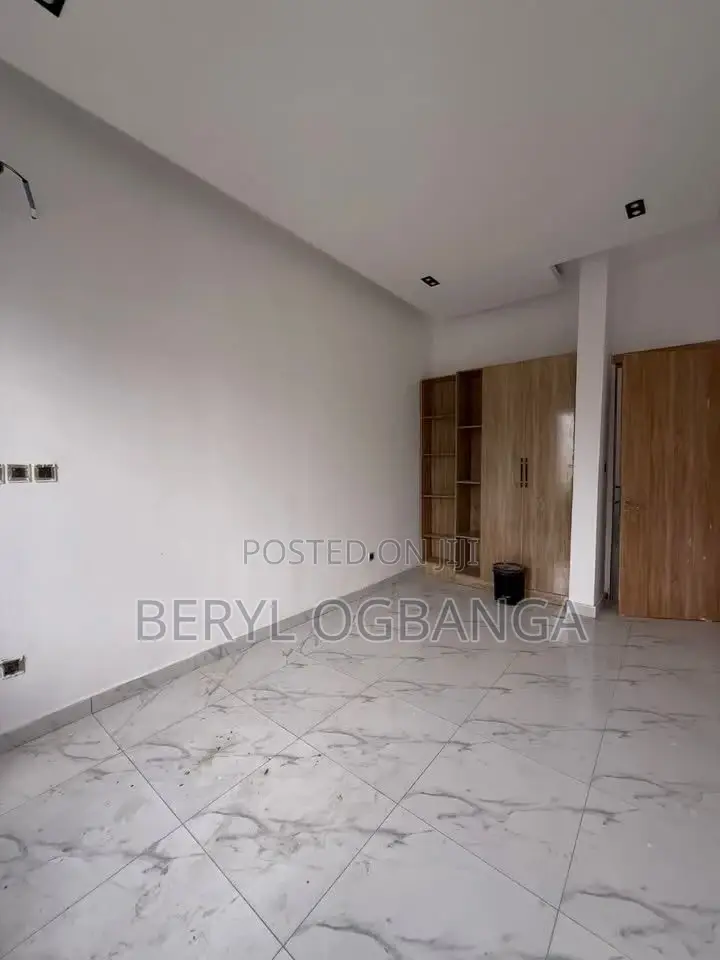 4bdrm Duplex in Lekki Phase 2 for rent in Lekki Phase 2