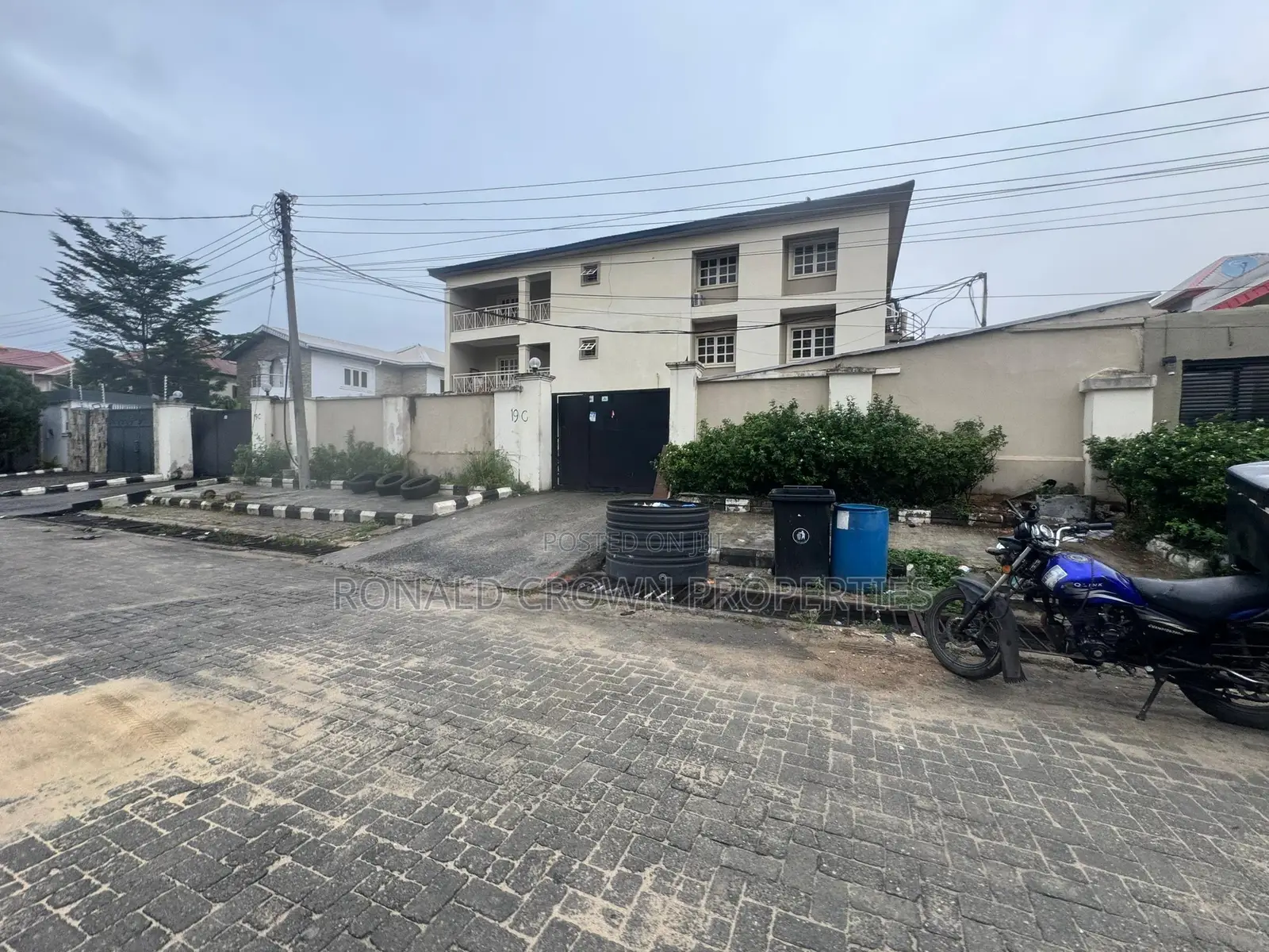 3bdrm Apartment in Lekki Phase 1 for sale in Lekki Phase 1