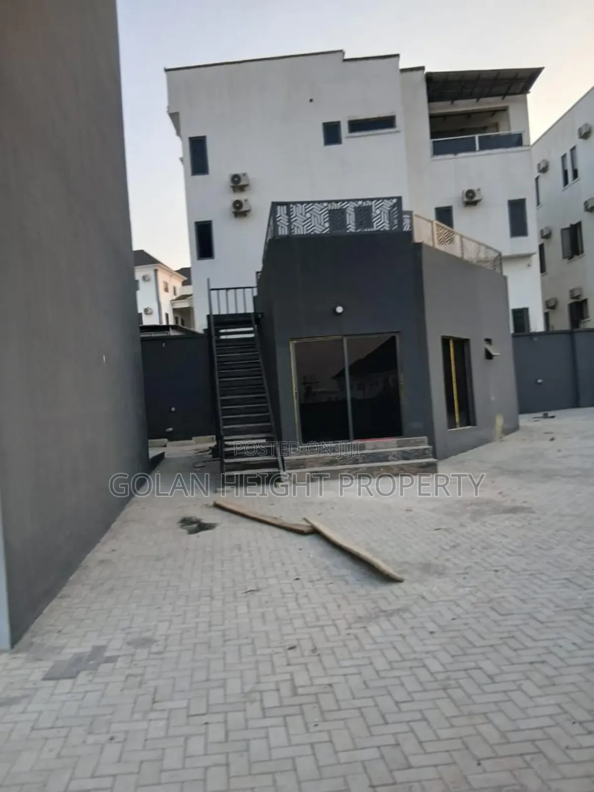 4bdrm Townhouse/Terrace in Guzape for sale in Guzape District