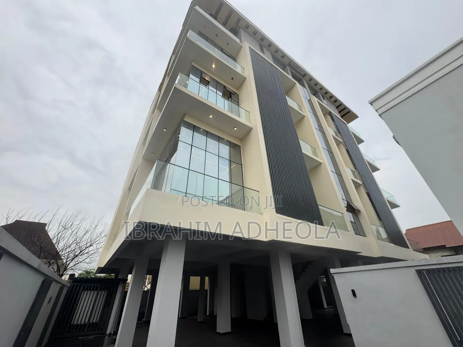 3bdrm Apartment in Lekki Phase1 for sale in Lekki Phase 1