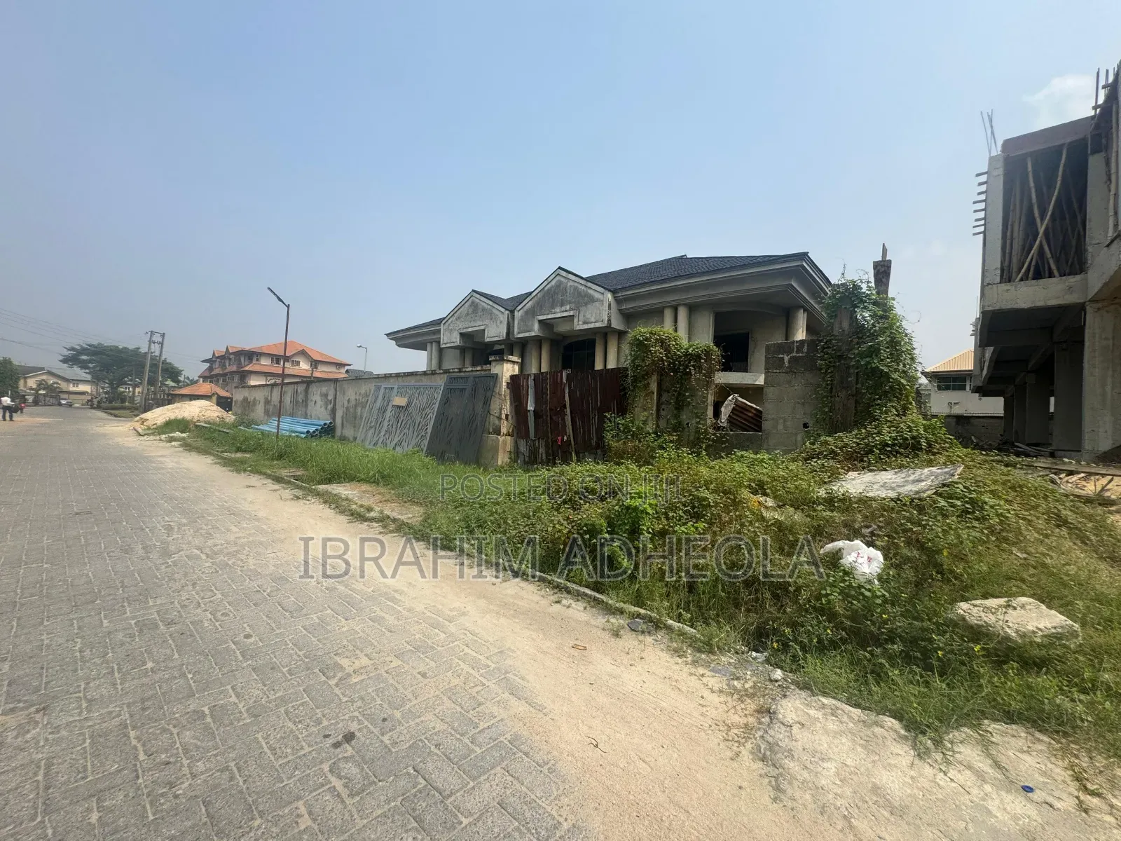 Er P Land Measuring 1200sqm With 2units of 5bedroom Duplexes on It, in Lekki Phase 1