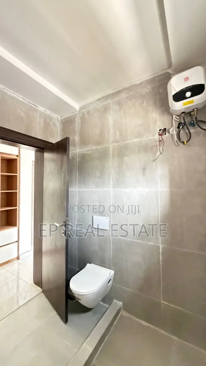 4bdrm Duplex in Lugbe District for sale in Lugbe District