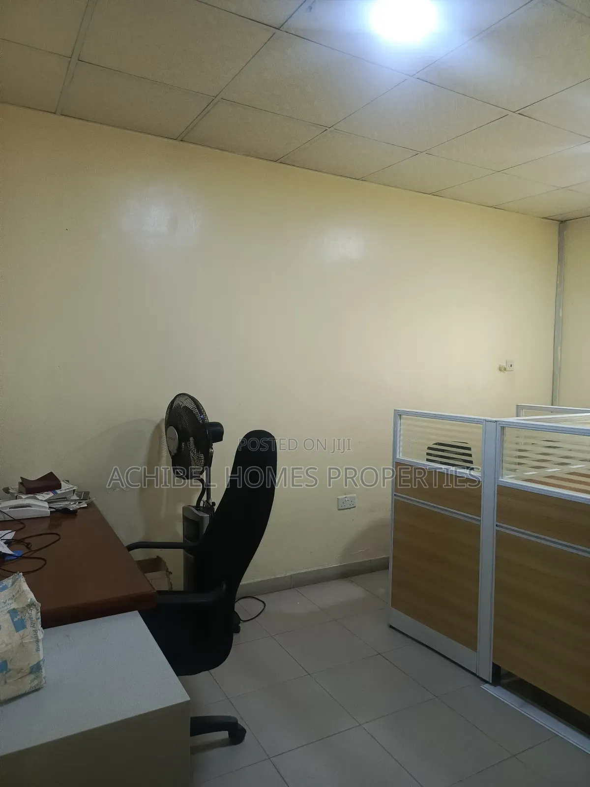 A Small Furnished Office Space in Lekki Phase 1 in Lekki Phase 1
