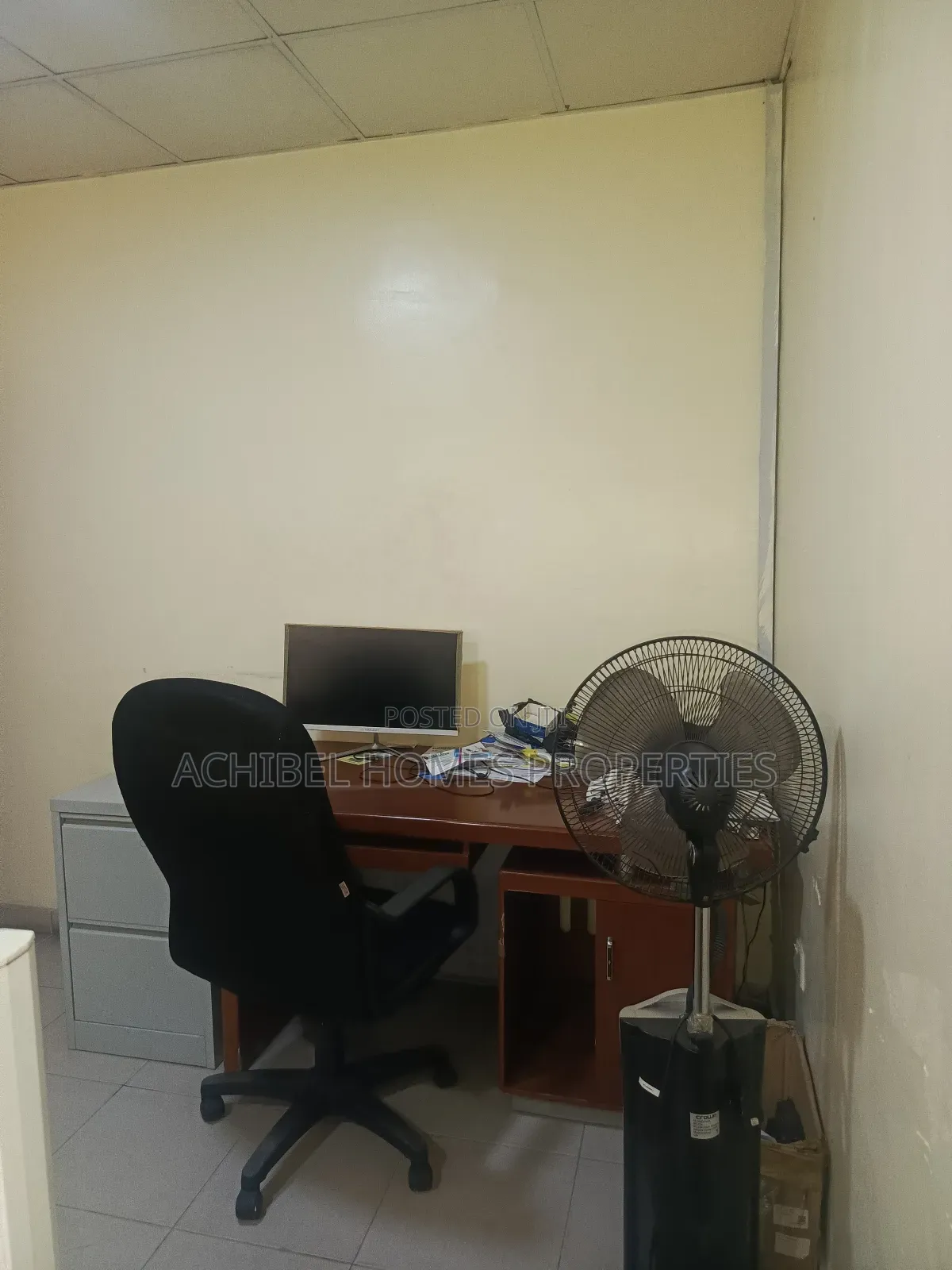 A Small Furnished Office Space in Lekki Phase 1 in Lekki Phase 1