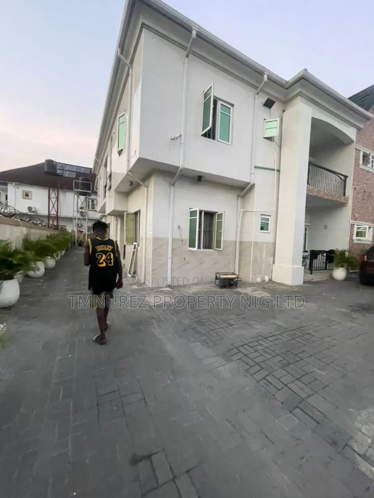3bdrm Apartment in Chevron for rent in Chevron