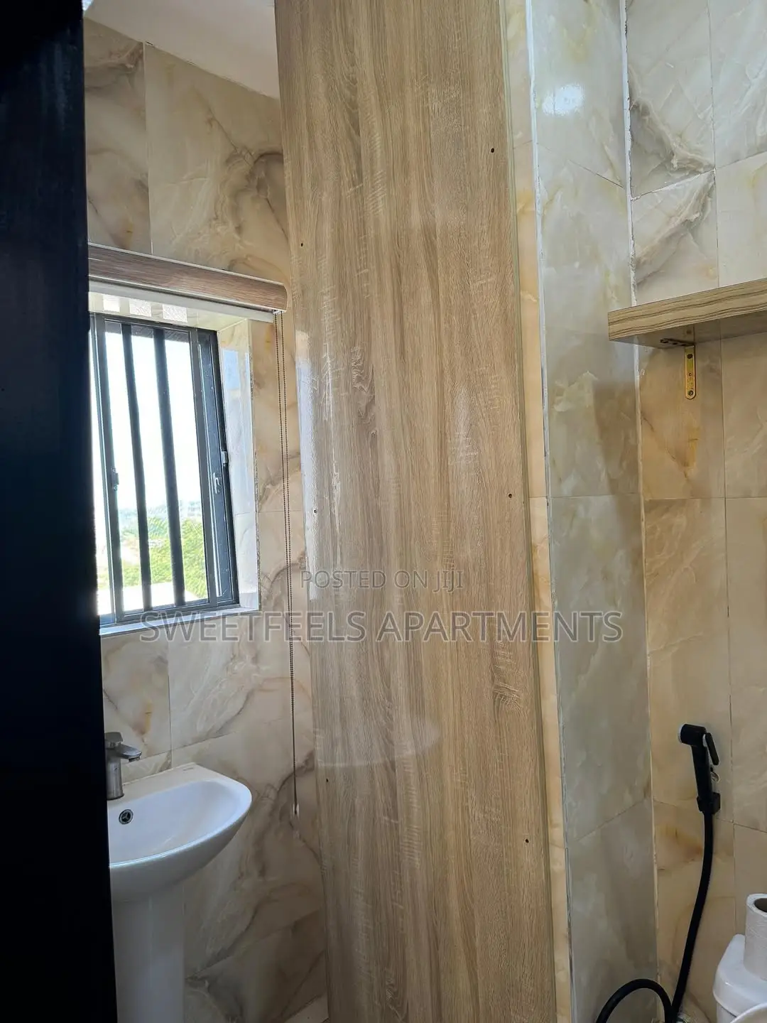 Luxury One Bedroom Apartment in Ikate