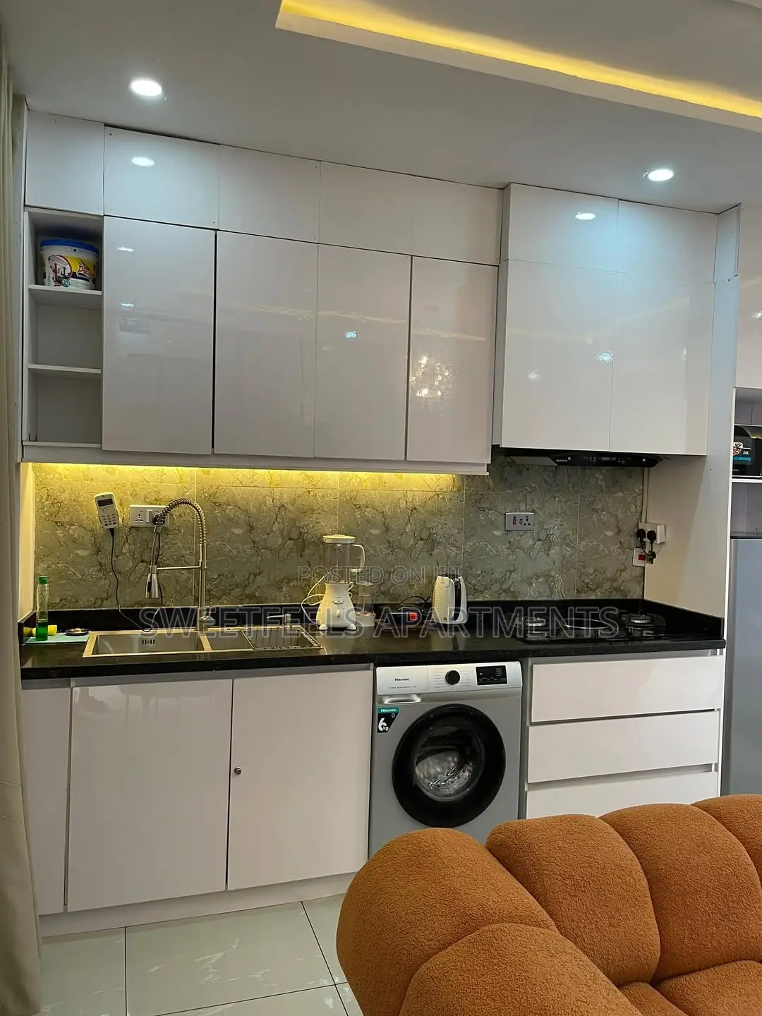 Cozy One Bedroom Flat + Ps4, 247 Power, Balcony Swimming Pool in Ikate