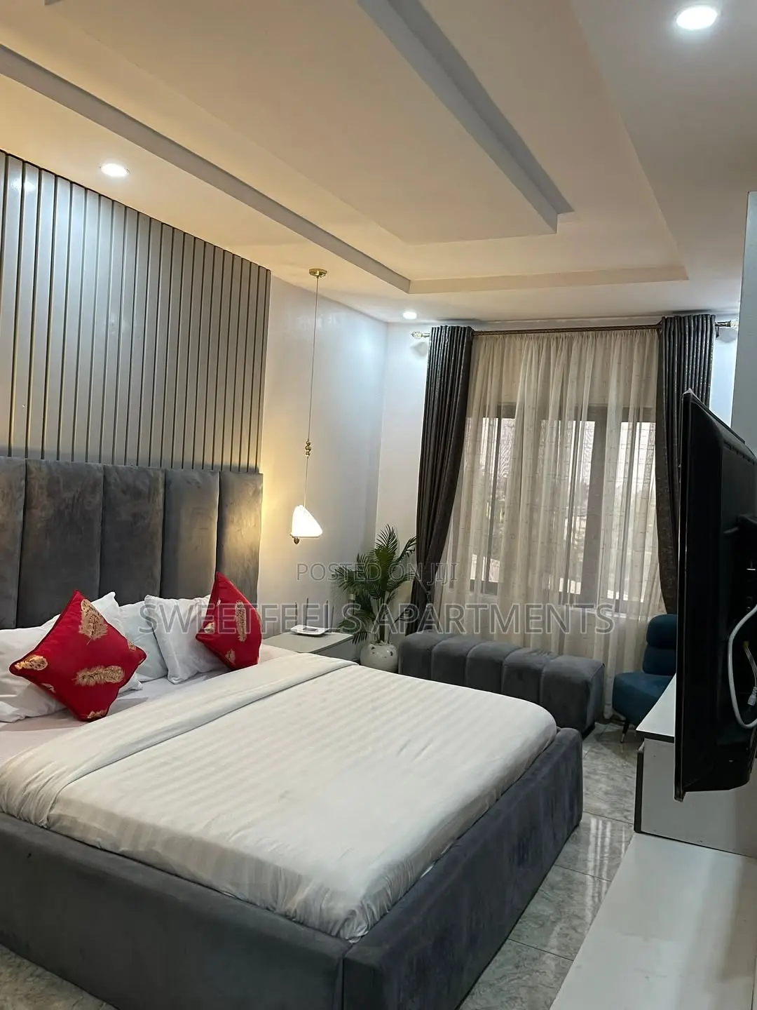 Cozy One Bedroom Flat + Ps4, 247 Power, Balcony Swimming Pool in Ikate