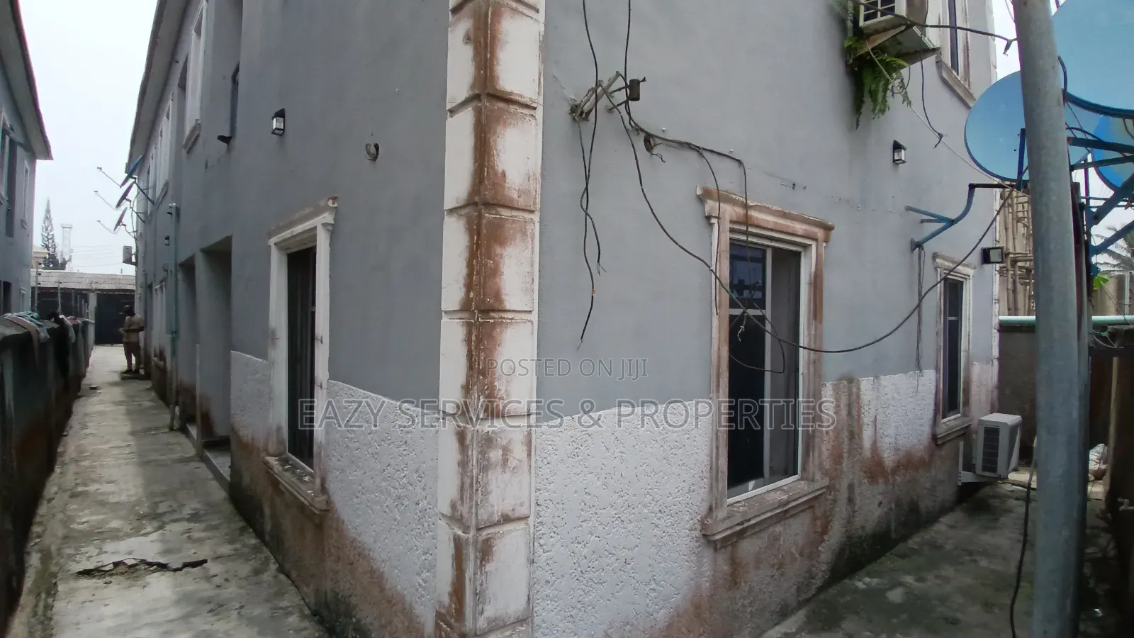 8bdrm Block of Flats in Awoyaya for sale in Awoyaya