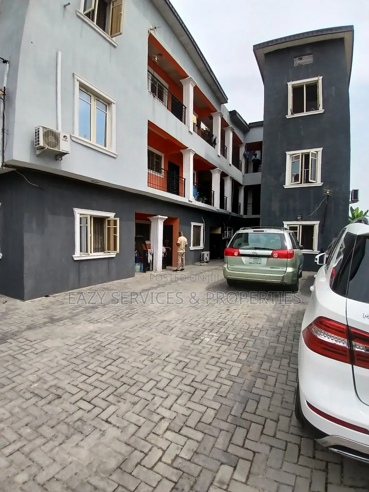 19bdrm Block of Flats in Awoyaya for sale in Awoyaya