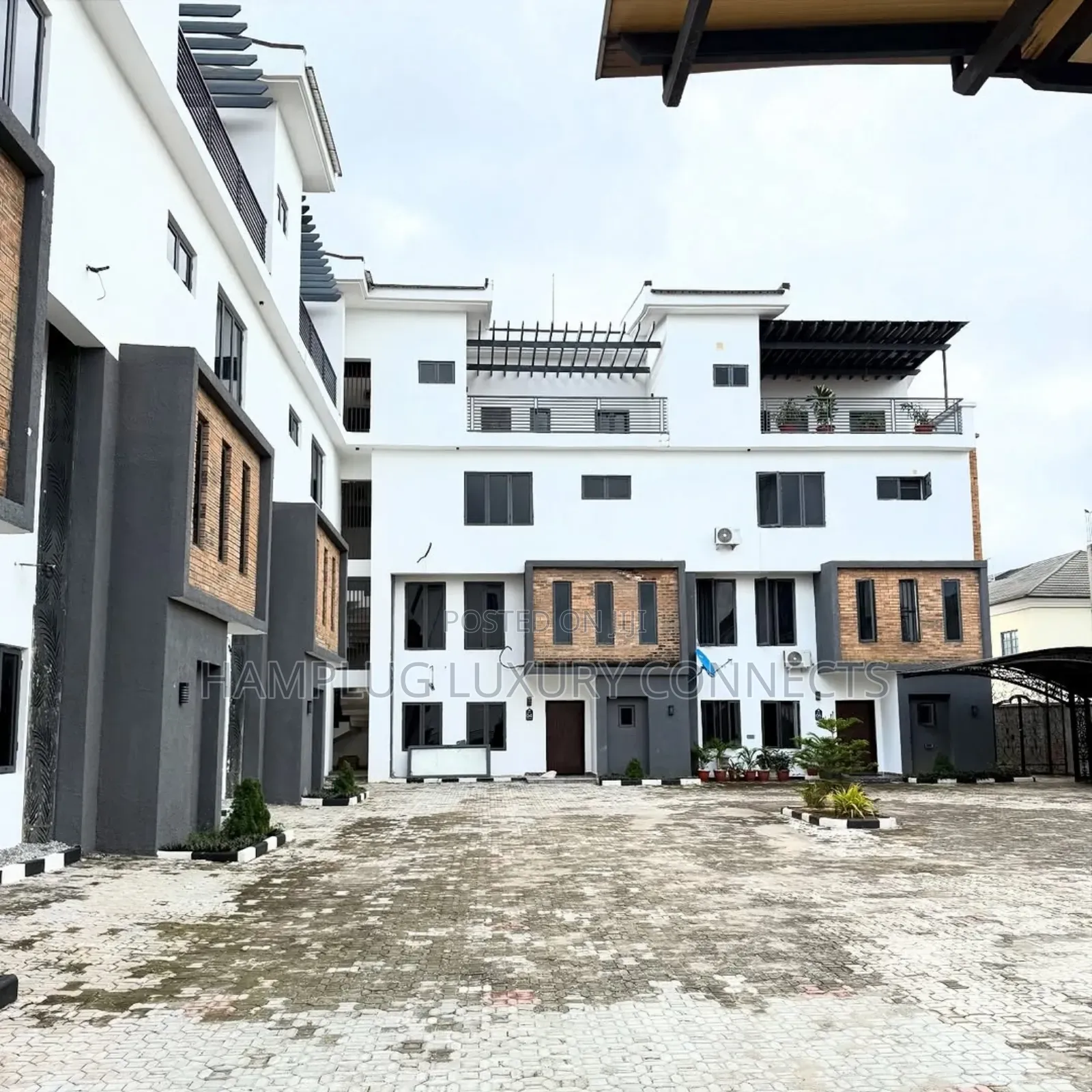 Furnished 4bdrm Townhouse/Terrace in Jahi for sale in Jahi