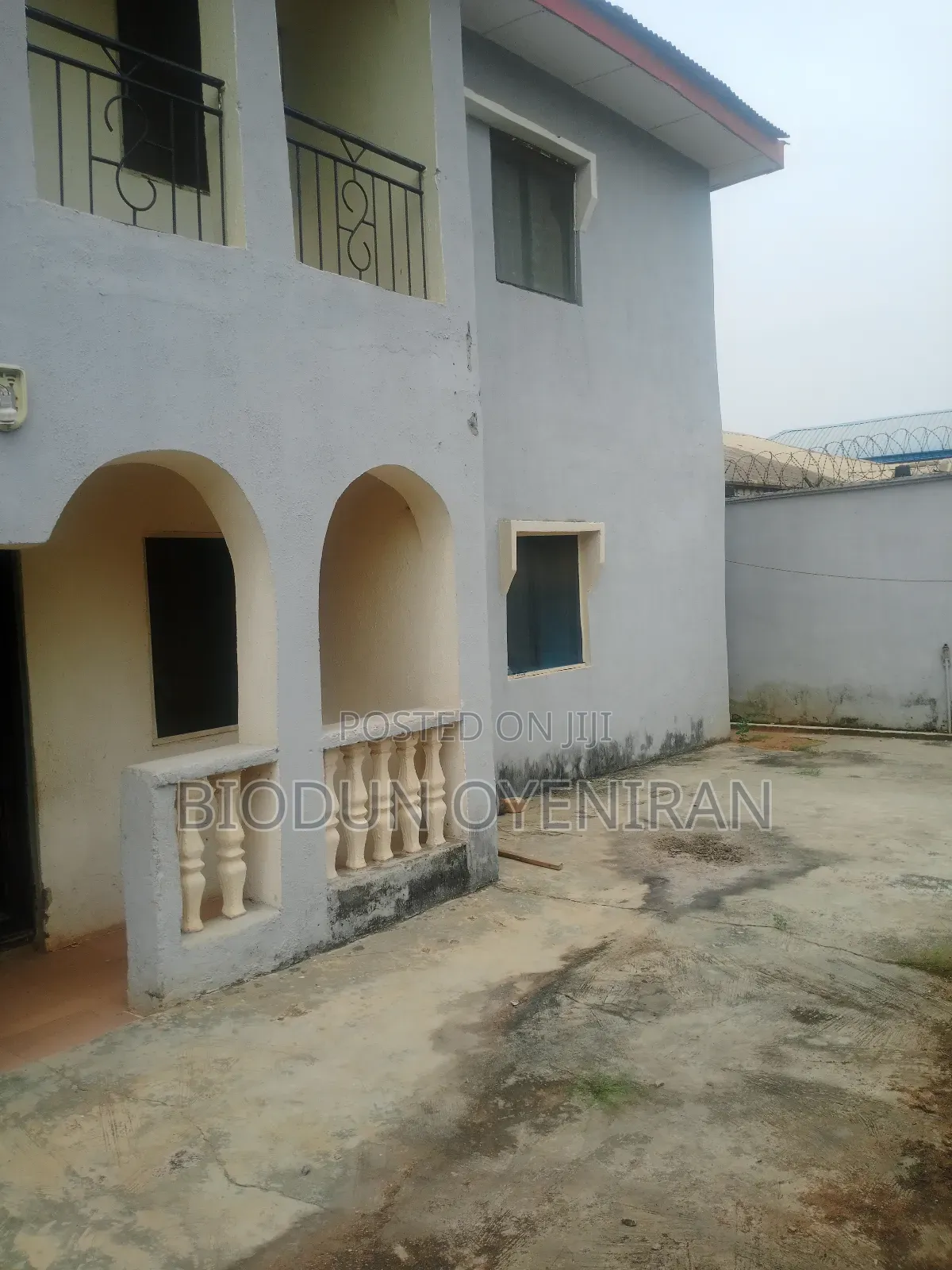 3bdrm Block of Flats in Iseri Olofin for sale in Iseri Olofin