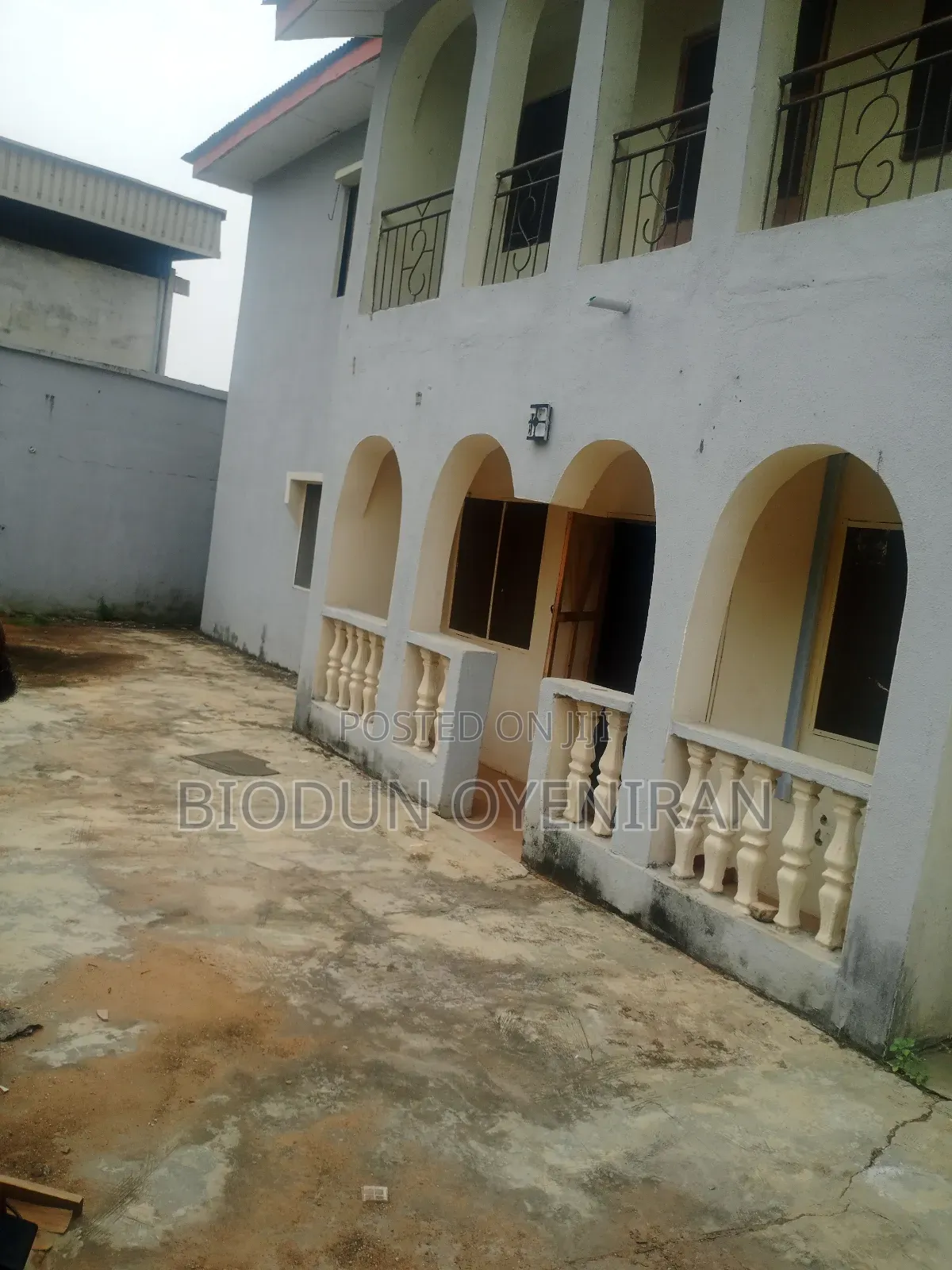 3bdrm Block of Flats in Iseri Olofin for sale in Iseri Olofin