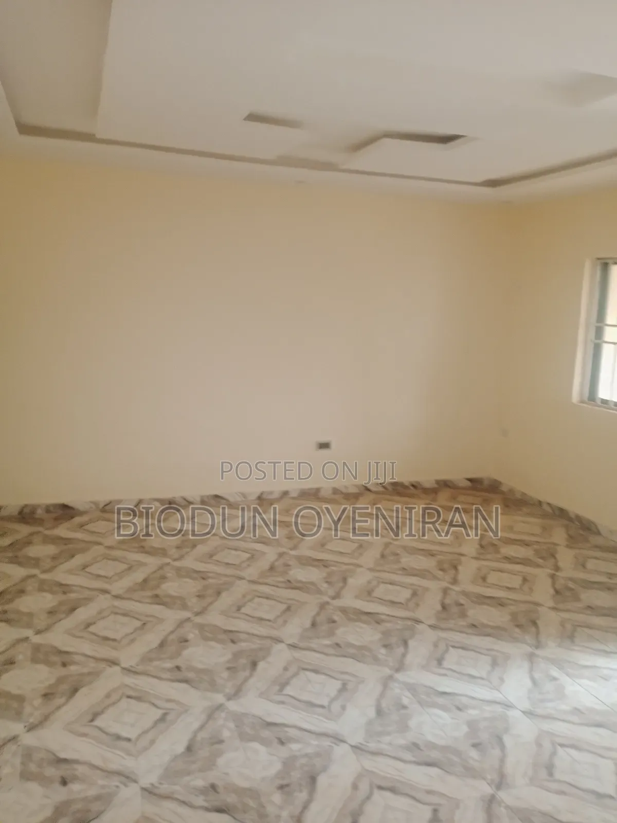 3bdrm Block of Flats in Iseri Olofin for sale in Iseri Olofin