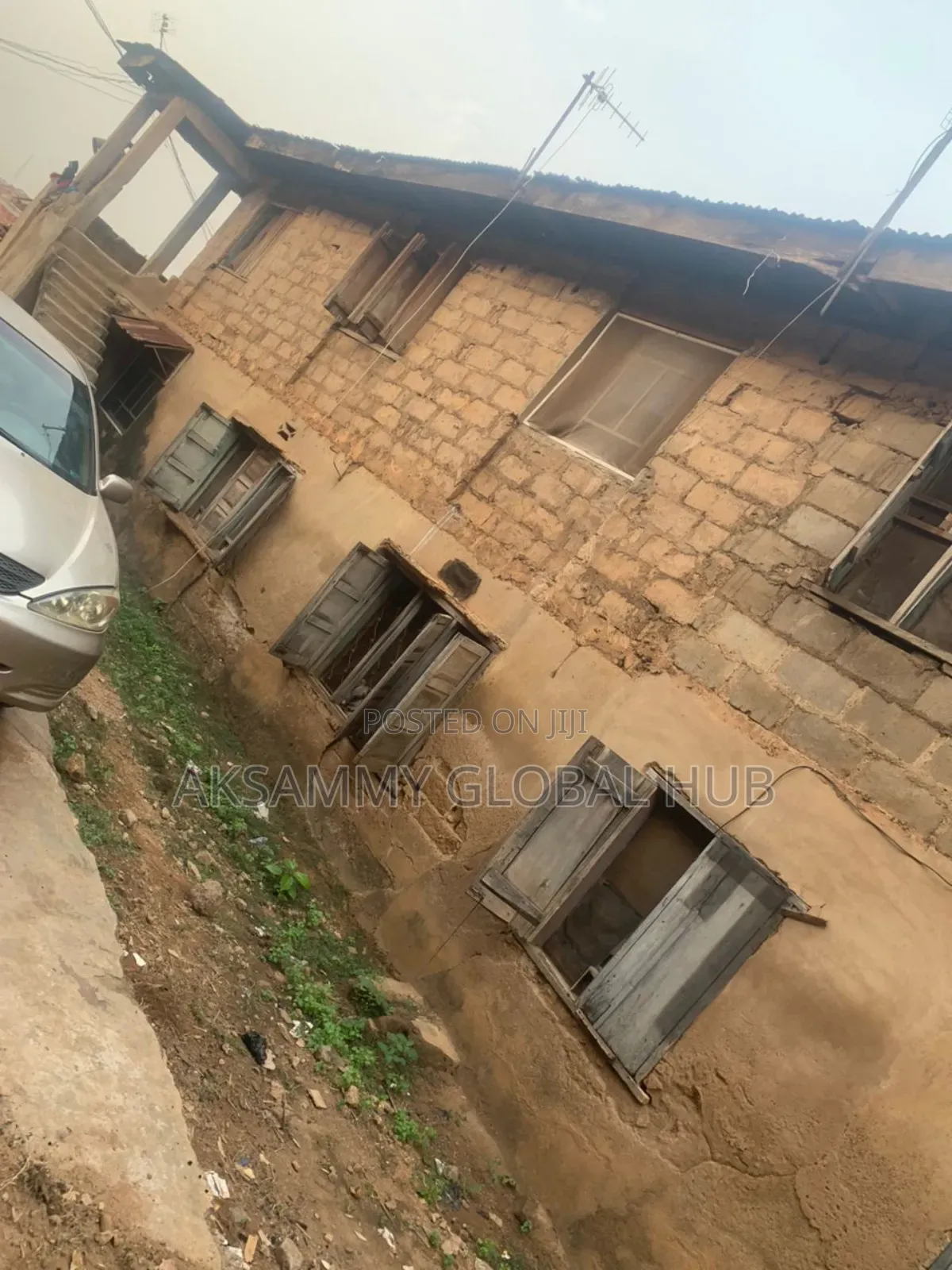 16bdrm Apartment in Omorilewa Street,, Ibadan for sale in Ibadan