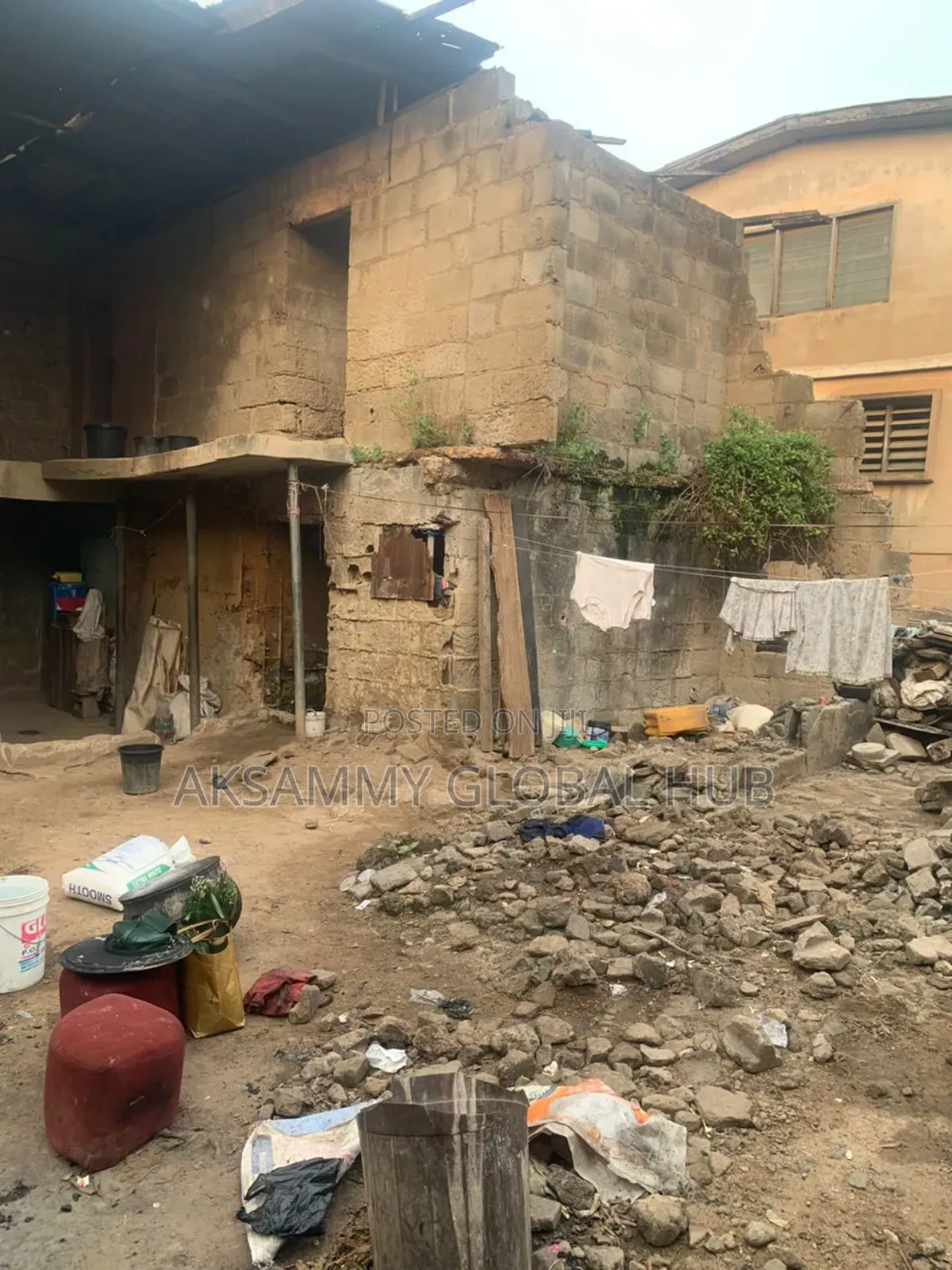 16bdrm Apartment in Omorilewa Street,, Ibadan for sale in Ibadan