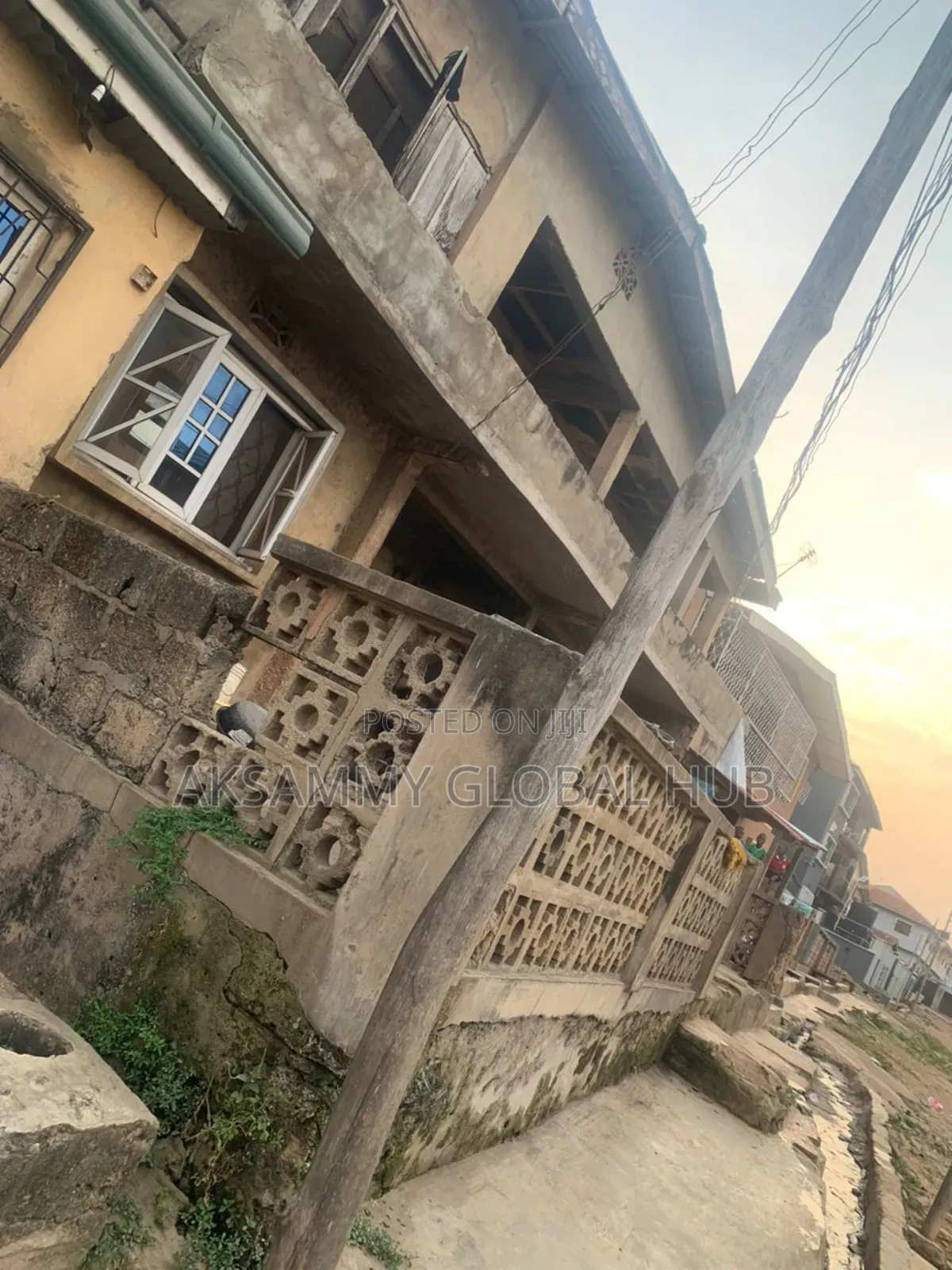 16bdrm Apartment in Omorilewa Street,, Ibadan for sale in Ibadan
