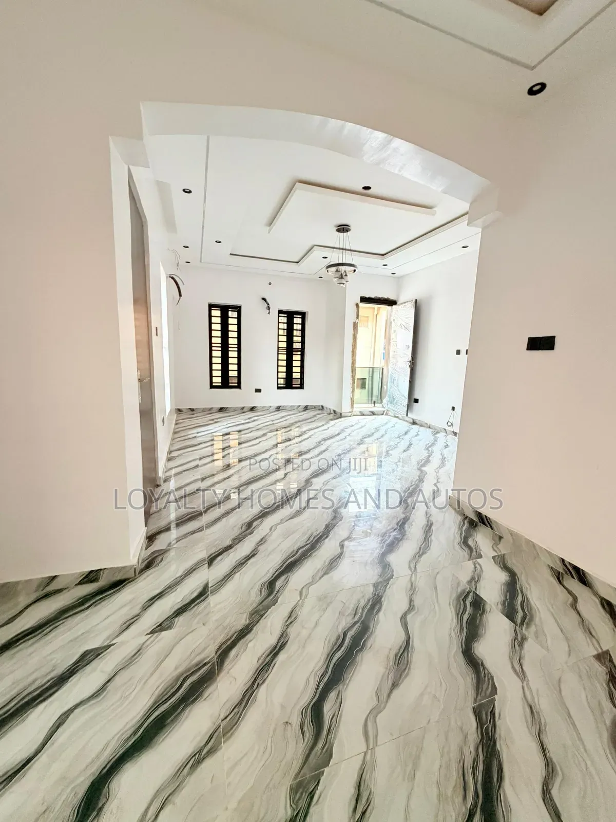 5bdrm House in Airport Road / Oshodi for sale in Airport Road / Oshodi
