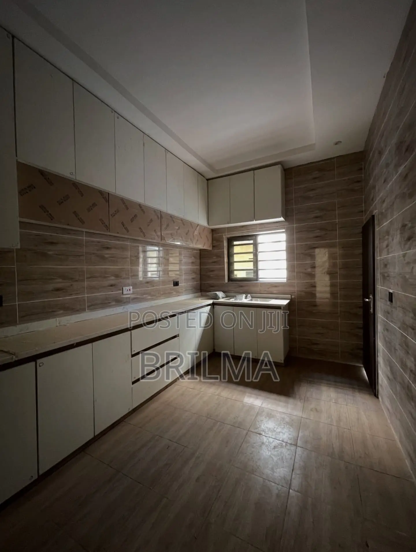 4bdrm Duplex in Gaduwa for sale in Gaduwa