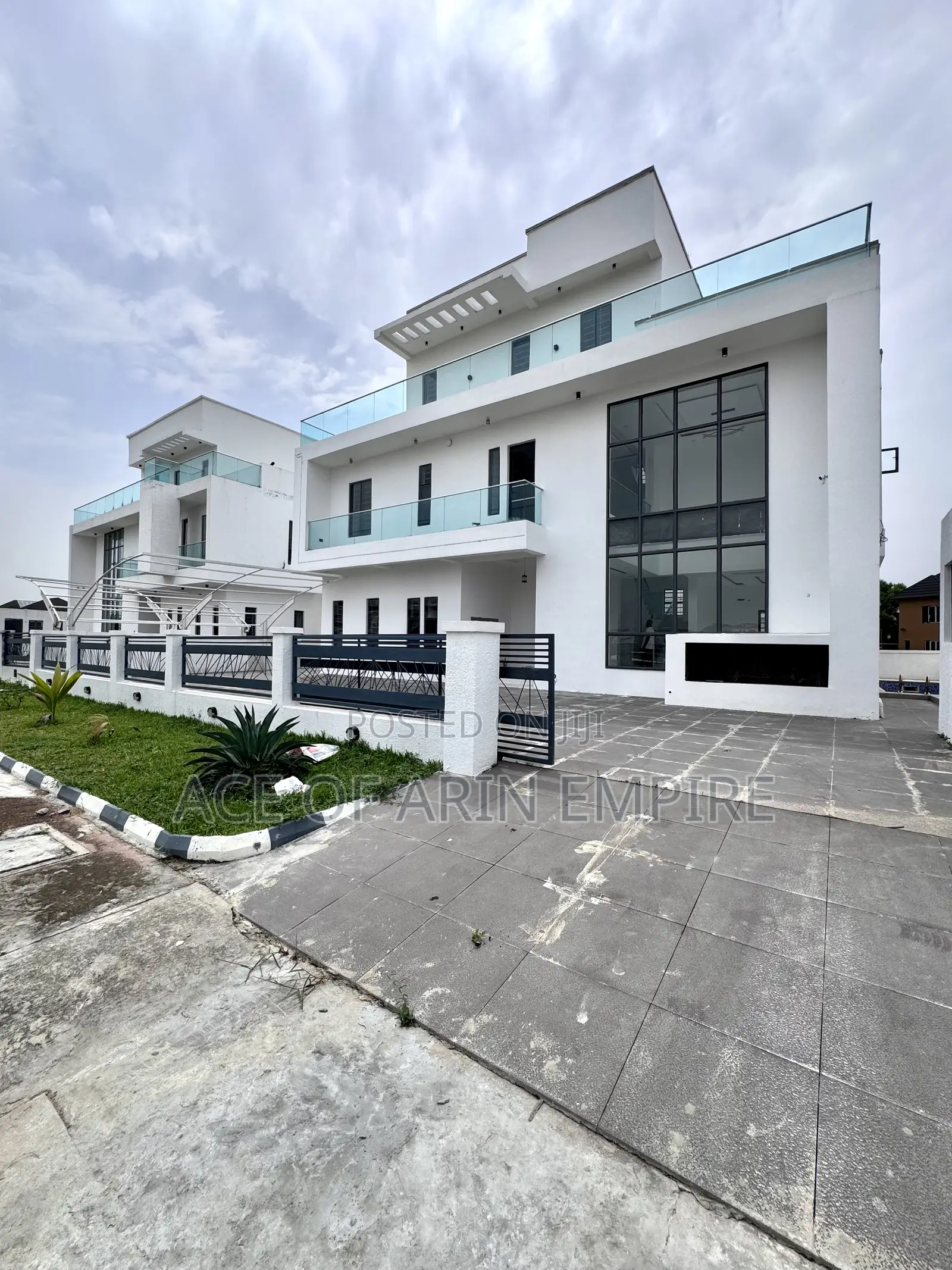 5bdrm Duplex in Royal Garden Estate, Ajah for sale in Ajah